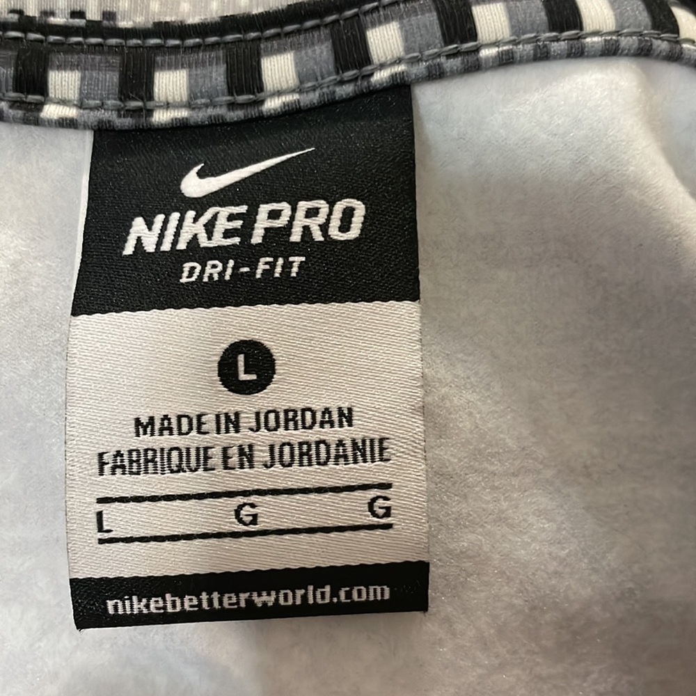 NWT NIKE PRO WARM AZTEC PRINT HALF ZIP PERFORMANCE TOP. BLACK/GRAY. SIZE - L - Picture 4 of 4